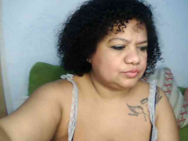 Modelo: Domme_Carla_Brazil