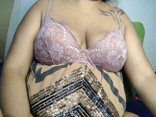 Domme_Carla_Brazil webcam