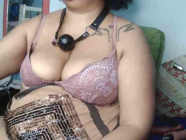 Domme_Carla_Brazil webcam