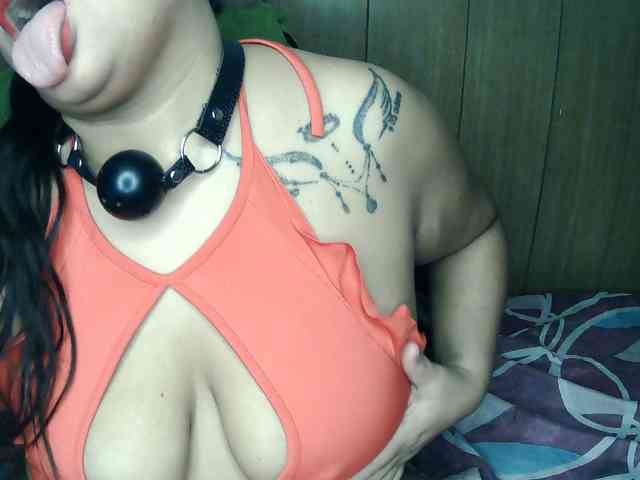 Domme_Carla_Brazil webcam