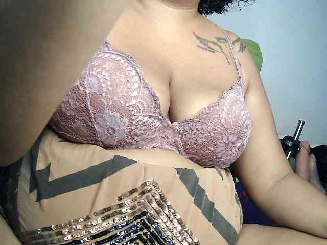 Domme_Carla_Brazil webcam