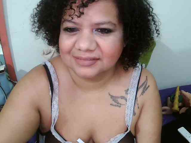 Domme_Carla_Brazil webcam