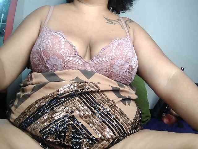 Domme_Carla_Brazil webcam