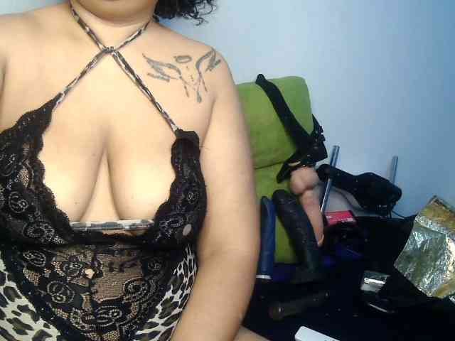 Domme_Carla_Brazil