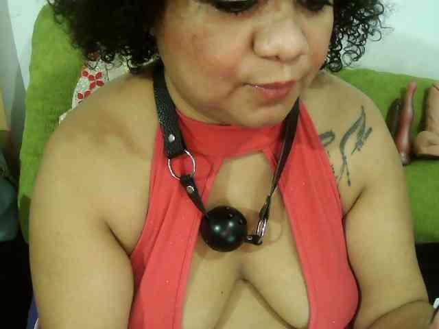 Modelo: Domme_Carla_Brazil