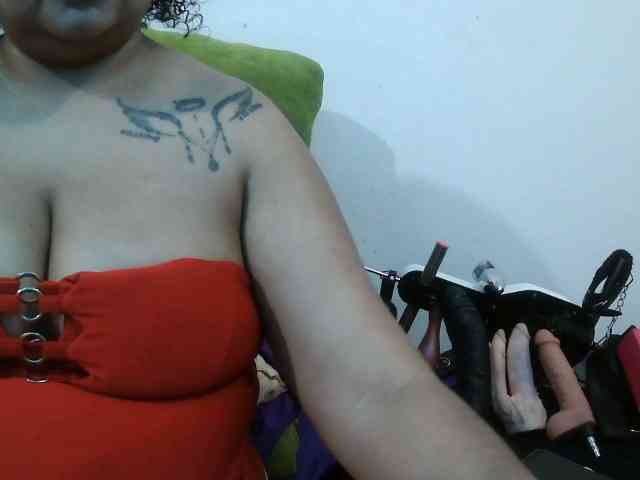 Modelo: Domme_Carla_Brazil
