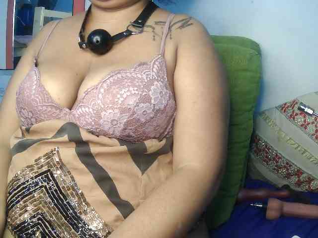 Domme_Carla_Brazil webcam