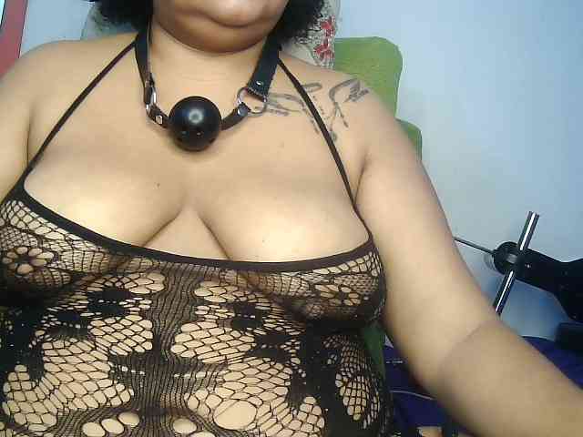 Domme_Carla_Brazil webcam