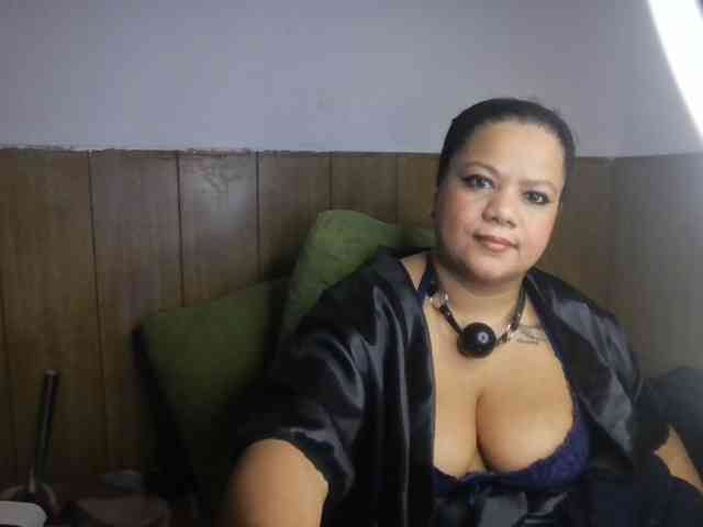 Domme_Carla_Brazil