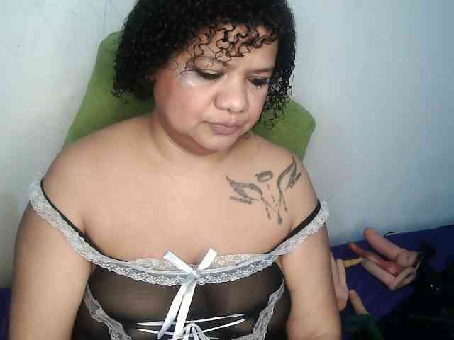 Modelo: Domme_Carla_Brazil