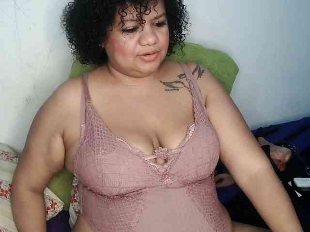 Domme_Carla_Brazil webcam