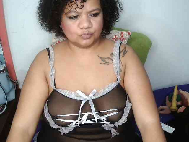 Domme_Carla_Brazil webcam