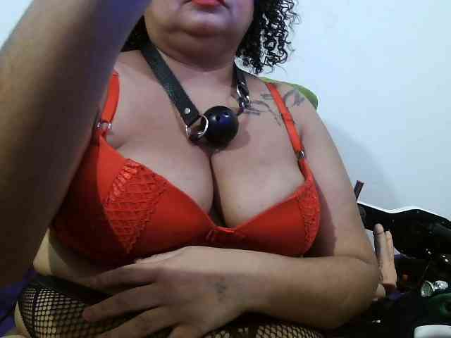 Domme_Carla_Brazil webcam