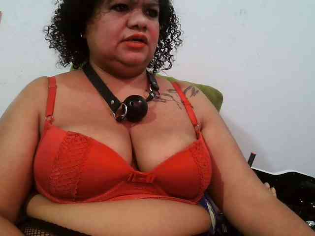 Domme_Carla_Brazil