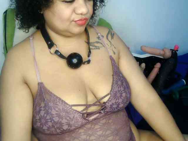 Domme_Carla_Brazil webcam