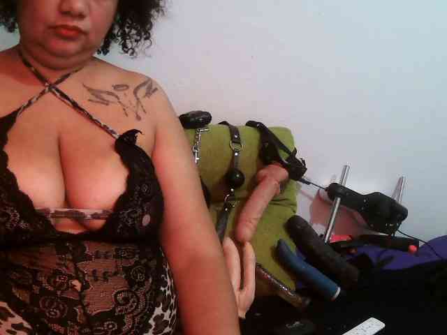 Domme_Carla_Brazil