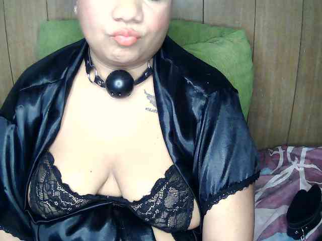 Domme_Carla_Brazil