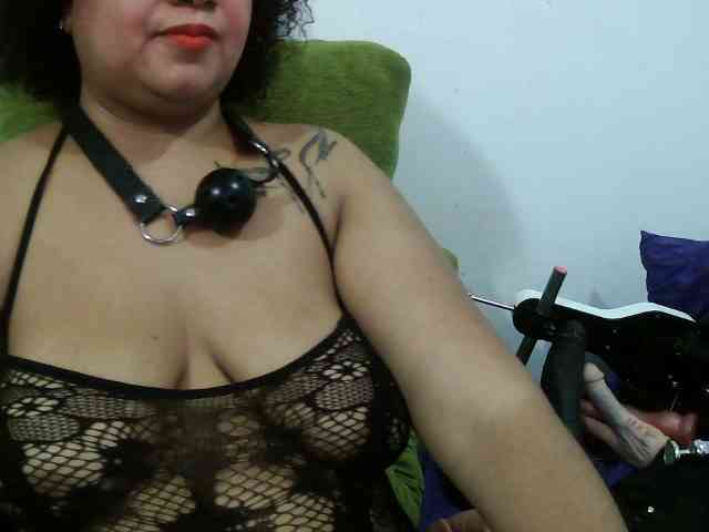 Domme_Carla_Brazil