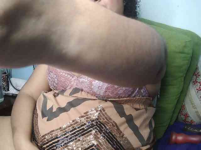 Domme_Carla_Brazil webcam