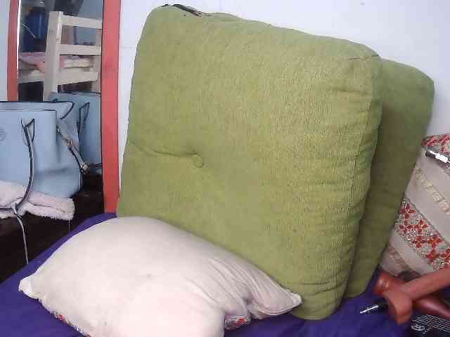 Domme_Carla_Brazil webcam