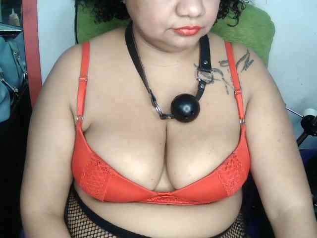 Domme_Carla_Brazil webcam