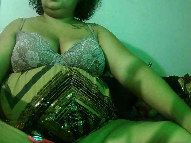 Domme_Carla_Brazil webcam