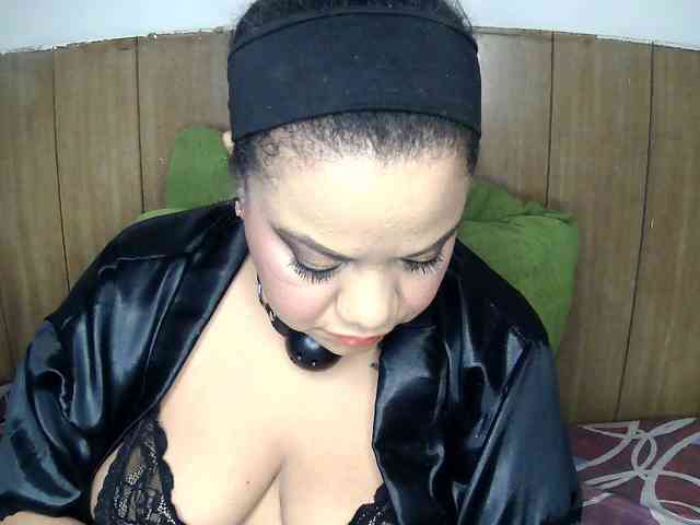 Domme_Carla_Brazil