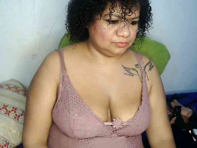 Domme_Carla_Brazil webcam