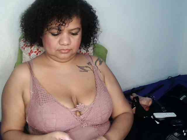 Domme_Carla_Brazil webcam