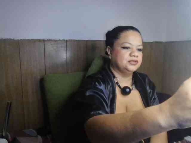 Domme_Carla_Brazil
