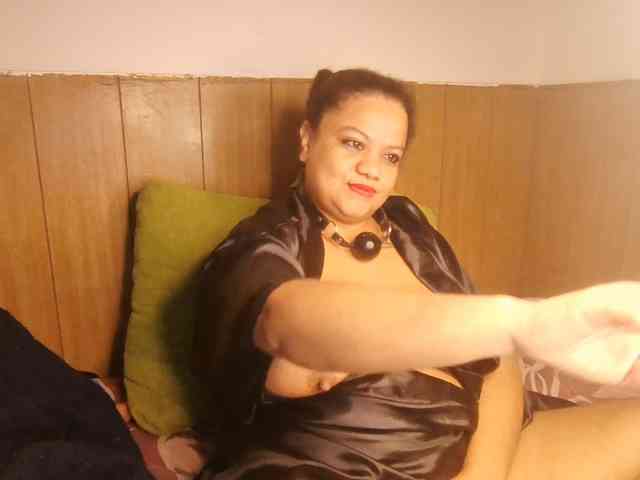 Domme_Carla_Brazil webcam