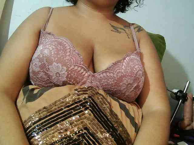 Domme_Carla_Brazil webcam