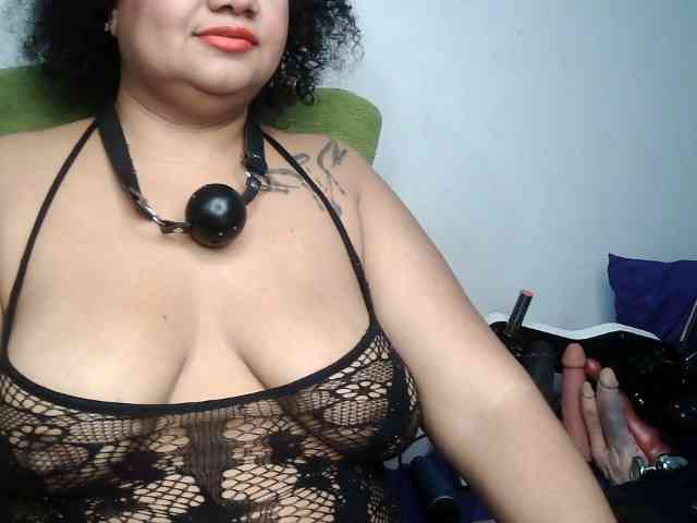Domme_Carla_Brazil