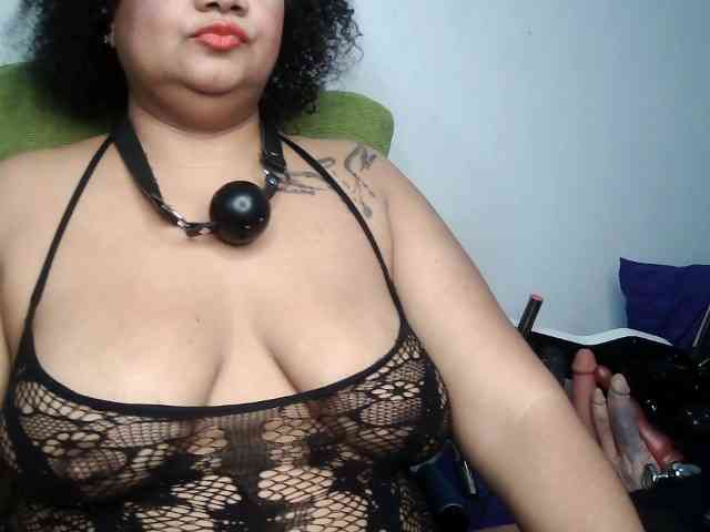 Domme_Carla_Brazil