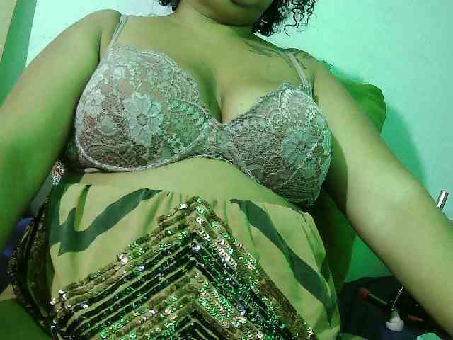 Domme_Carla_Brazil webcam