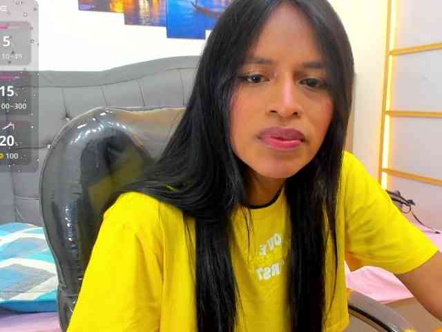 enyelin Live Webcam on BongaCams