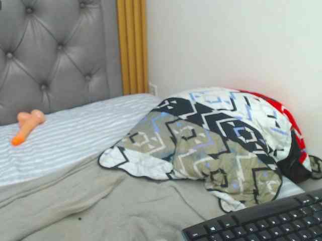 enyelin Live Webcam on BongaCams