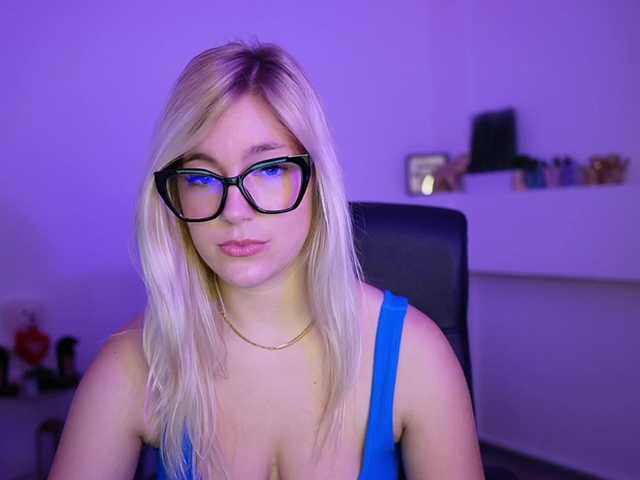 leokitty's BongaCams show and profile