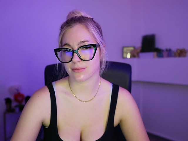 leokitty Live Cam on BongaCams