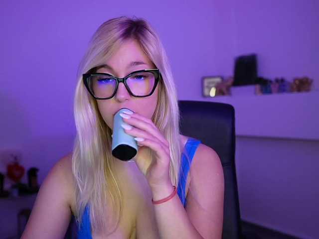 leokitty's BongaCams show and profile