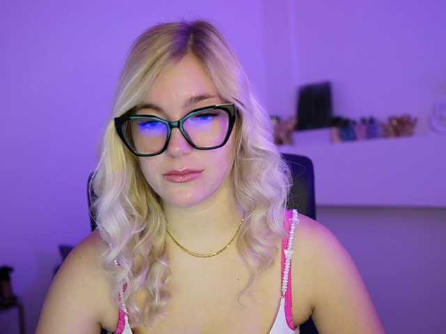 leokitty's BongaCams show and profile