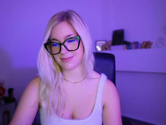 leokitty's BongaCams show and profile