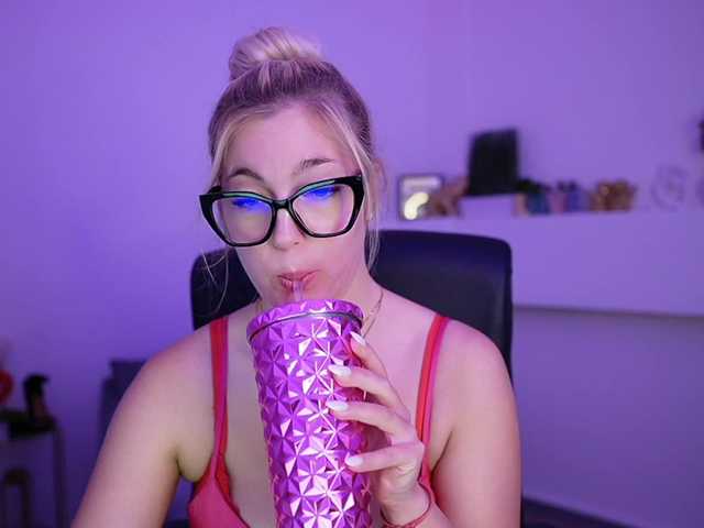 leokitty's BongaCams show and profile