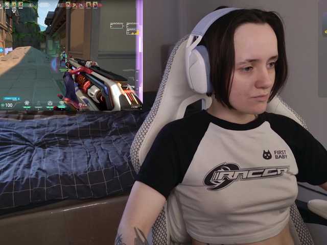 LunaL0ve's BongaCams show and profile