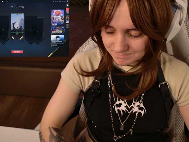 LunaL0ve, en directo ahora en BongaCams