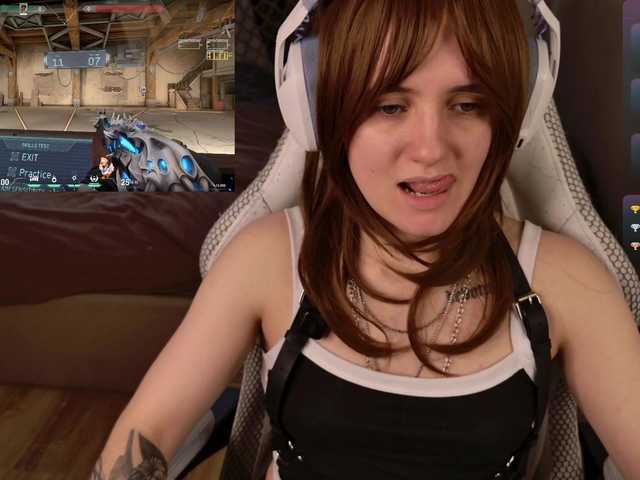 LunaL0ve live cam preview