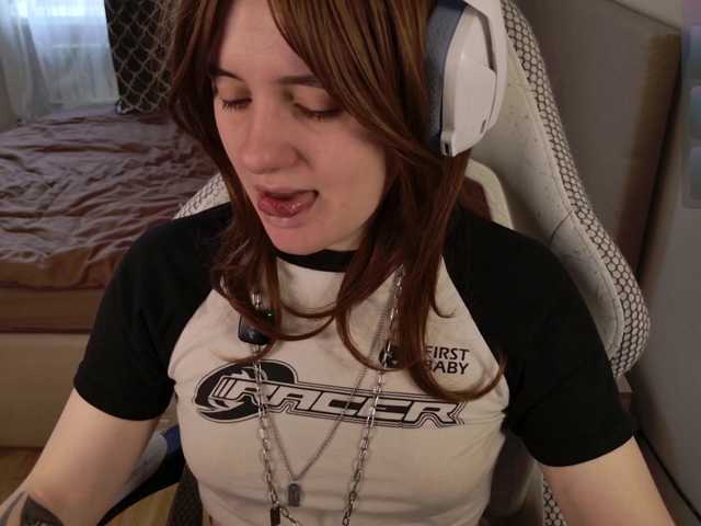 LunaL0ve live cam preview