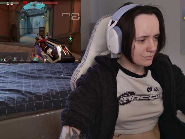 LunaL0ve's BongaCams show and profile