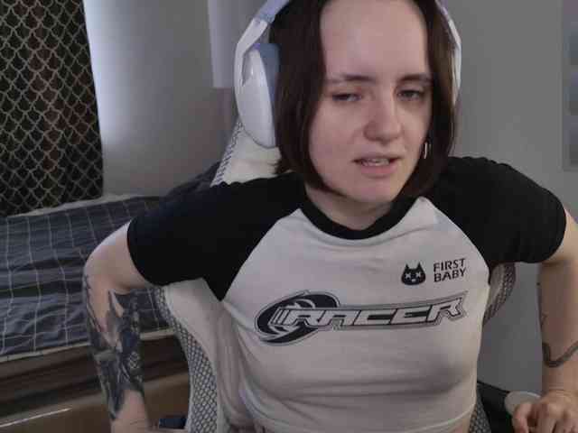 LunaL0ve webcam