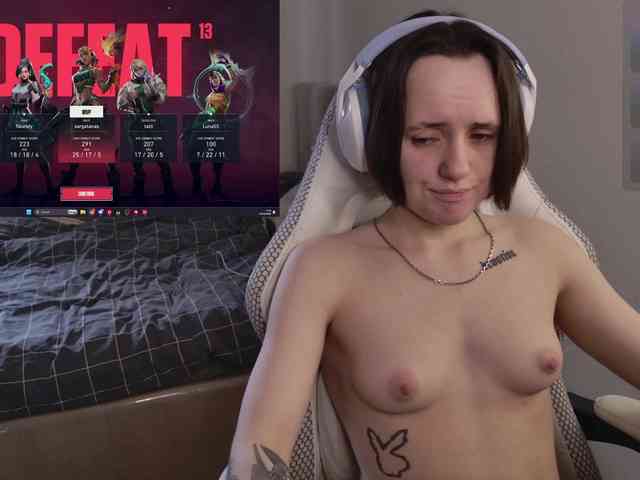 LunaL0ve webcam